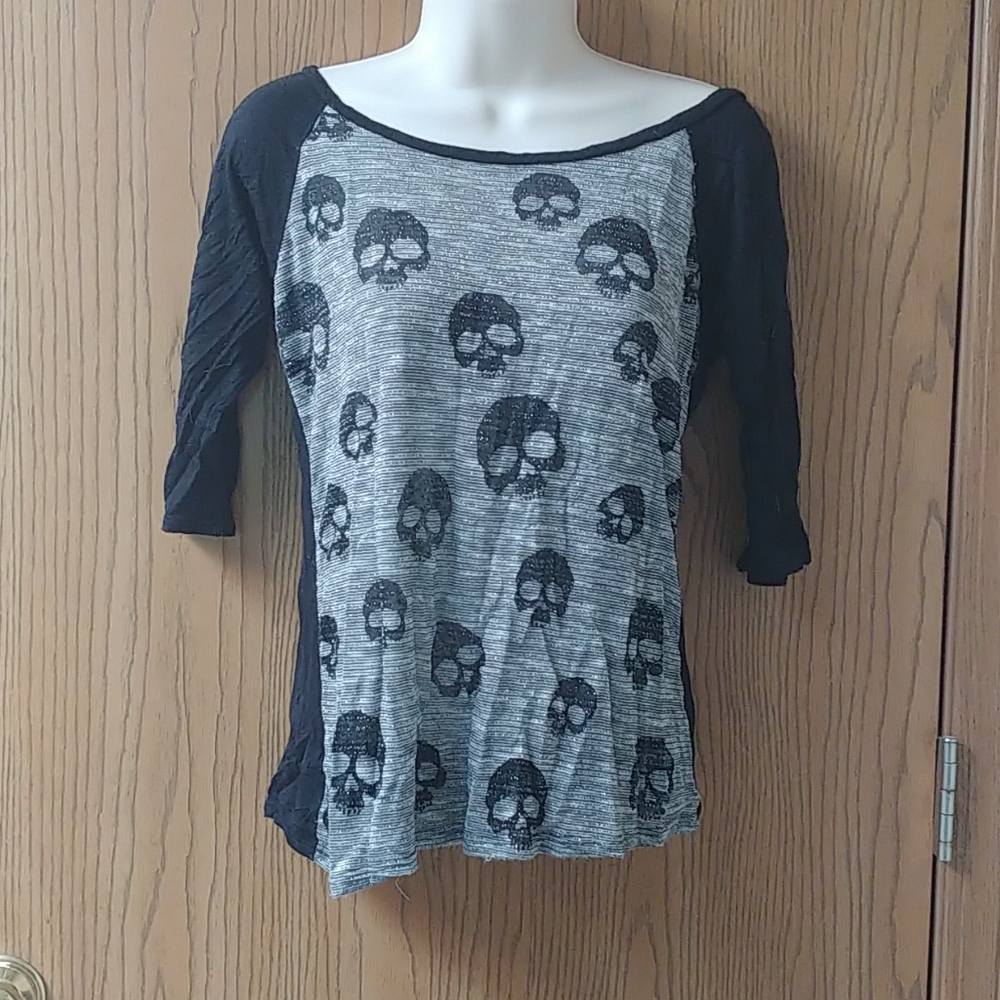 Black and Gray Skull Print Women's Top